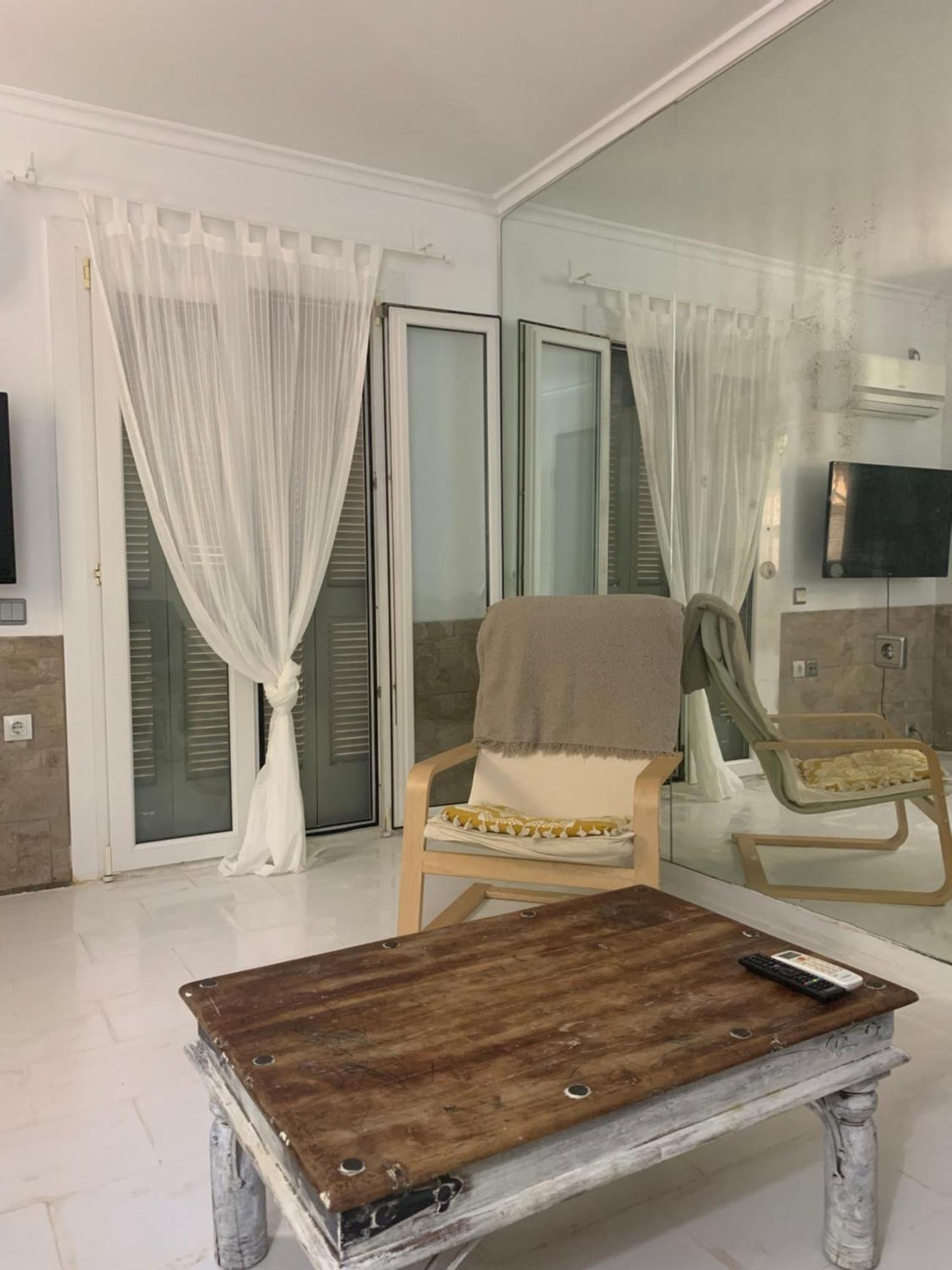 Dori's Seaside Apartment Athens